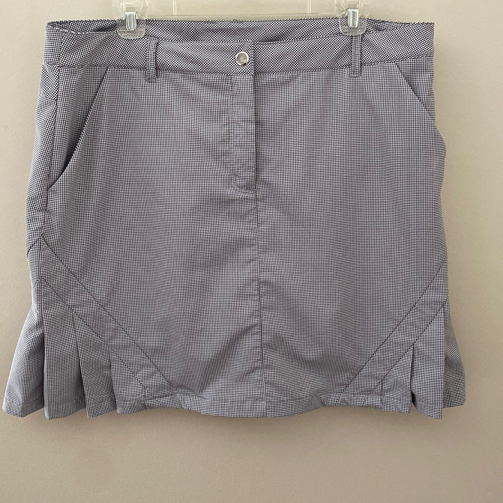 N’VO by Lanctot golf, tennis or pickle ball skort :: NWOT